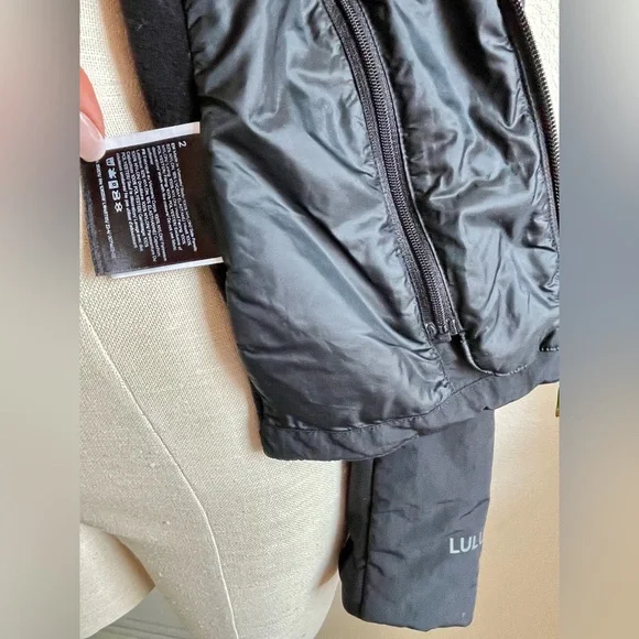 LULULEMON Another Mile Jacket Black Sz.2 Primaloft - Picture 10 of 12